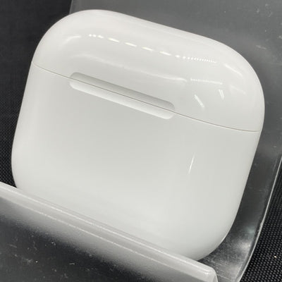 【中古】AirPods 4 MXP93J/A（アクティブノイズキャンセリング搭載）【秋葉原】