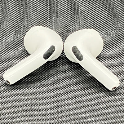 【中古】AirPods 4 MXP93J/A（アクティブノイズキャンセリング搭載）【秋葉原】