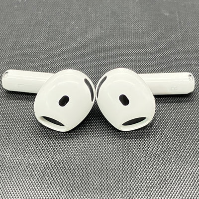【中古】AirPods 4 MXP93J/A（アクティブノイズキャンセリング搭載）【秋葉原】