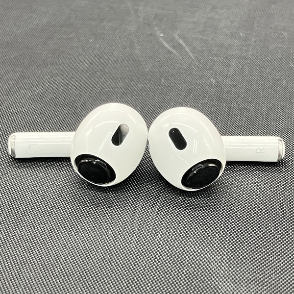 【中古】MagSafe充電ケース(USB-C)付きAirPods Pro(第2世代) MTJV3JA【秋葉原】