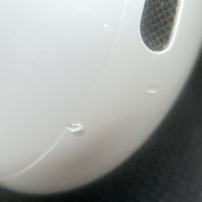 【中古】MagSafe充電ケース(USB-C)付きAirPods Pro(第2世代) MTJV3JA【秋葉原】