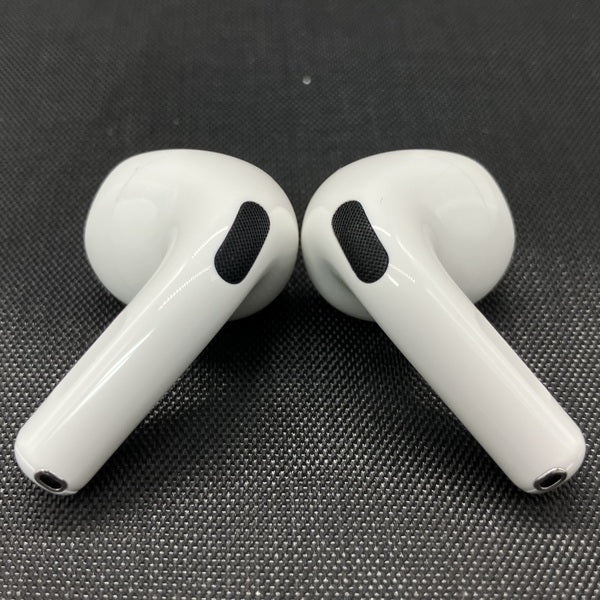 【中古】AirPods 4 MXP63J/A【秋葉原】