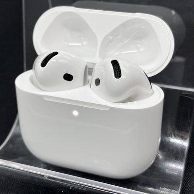 【中古】AirPods 4 MXP93J/A（アクティブノイズキャンセリング搭載）【秋葉原】