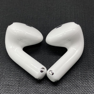 【中古】AirPods 4 MXP93J/A（アクティブノイズキャンセリング搭載）【秋葉原】