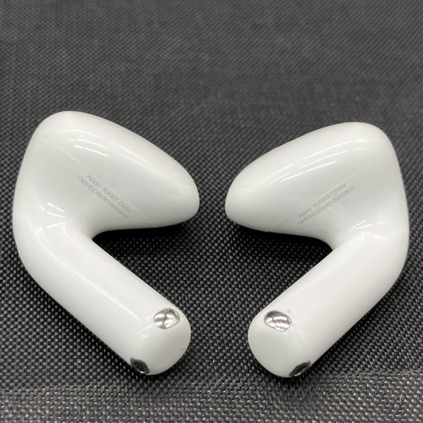 新品未使用　 AirPods4 MXP93J/A アクティブノイズキャンセリング 新品未使用 AirPods4 MXP93J/A アクティブノイズキャンセリング