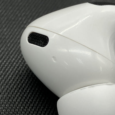 【中古】MagSafe充電ケース(USB-C)付きAirPods Pro(第2世代) MTJV3JA【秋葉原】
