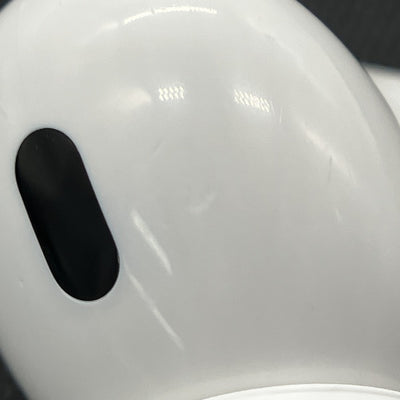 【中古】MagSafe充電ケース(USB-C)付きAirPods Pro(第2世代) MTJV3JA【秋葉原】