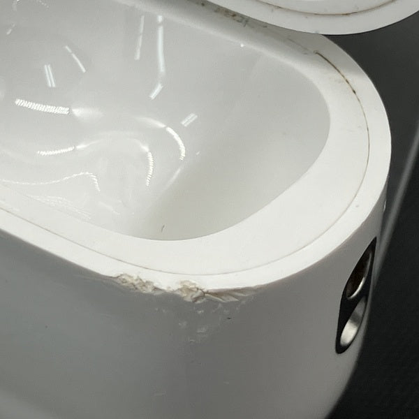 【中古】MagSafe充電ケース(USB-C)付きAirPods Pro(第2世代) MTJV3JA【秋葉原】