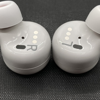 【中古】EchoBuds 第2世代（ワイヤレス非対応充電ケース）【秋葉原】