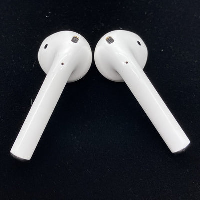 【中古】AirPods with Charging Case MV7N2J/A【秋葉原】