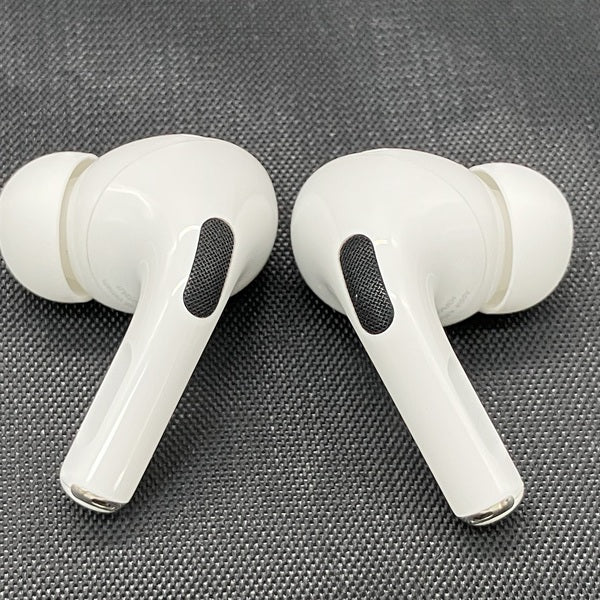 【中古】MagSafe充電ケース(USB-C)付きAirPods Pro(第2世代) MTJV3JA【秋葉原】