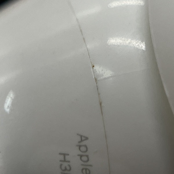 【中古】MagSafe充電ケース(USB-C)付きAirPods Pro(第2世代) MTJV3JA【秋葉原】
