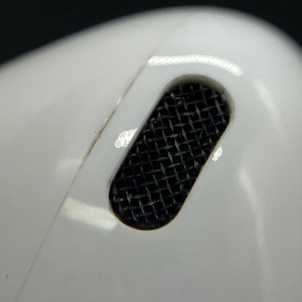 【中古】MagSafe充電ケース(USB-C)付きAirPods Pro(第2世代) MTJV3JA【秋葉原】