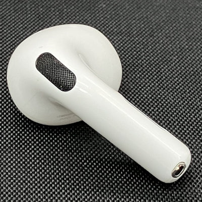 【中古】AirPods 4 (R側)（アクティブノイズキャンセリング搭載）【秋葉原】