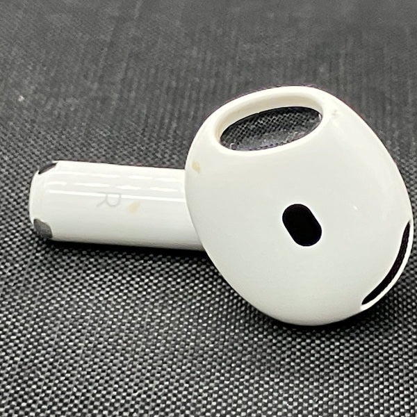 【中古】AirPods 4 (R側)（アクティブノイズキャンセリング搭載）【秋葉原】