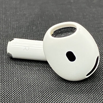 【中古】AirPods 4 (R側)（アクティブノイズキャンセリング搭載）【秋葉原】