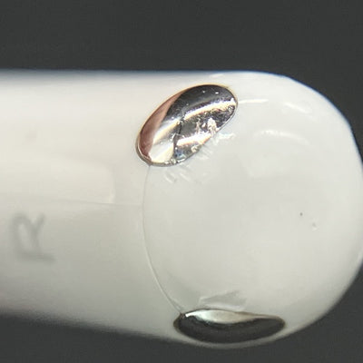 【中古】AirPods 4 (R側)（アクティブノイズキャンセリング搭載）【秋葉原】