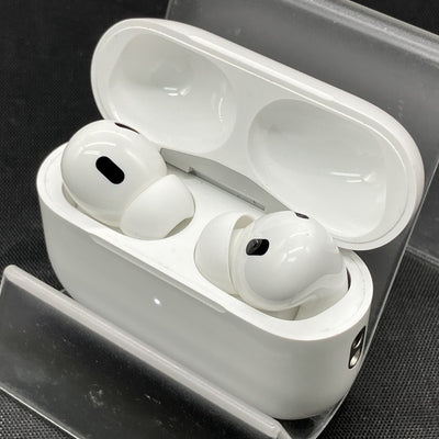 【中古】MagSafe充電ケース(USB-C)付きAirPods Pro(第2世代) MTJV3JA【秋葉原】