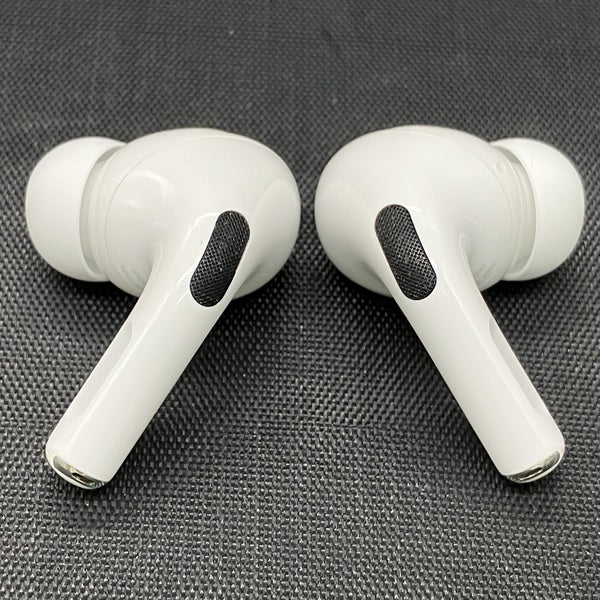 【中古】MagSafe充電ケース(USB-C)付きAirPods Pro(第2世代) MTJV3JA【日本橋】