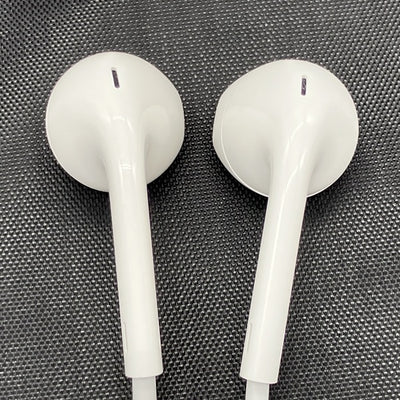 【中古】EarPods with Lightning Connector【日本橋】