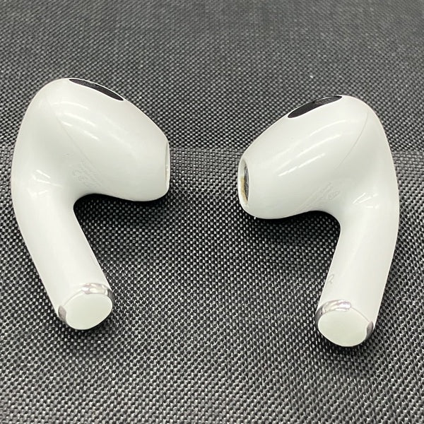 【中古】Airpods MME73J/A 3rd Generation