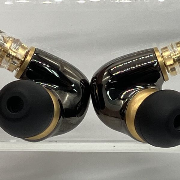 Meze audio ADVAR 有線イヤホン（中古） Meze audio ADVAR 有線イヤホン（中古）