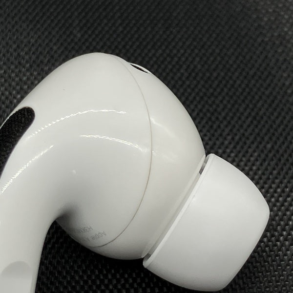 【中古】MagSafe充電ケース(USB-C)付きAirPods Pro(第2世代) MTJV3JA【日本橋】