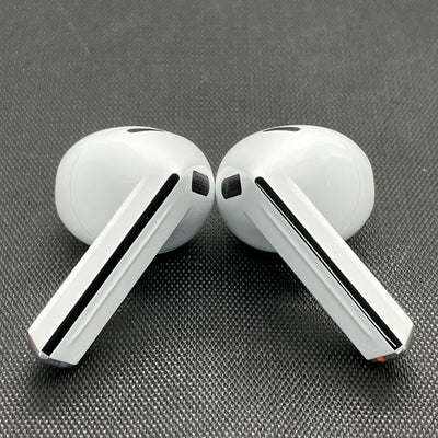 【中古】Galaxy Buds3 ホワイト 【SM-R530NZWAXJP】【秋葉原】