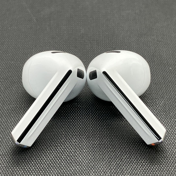 Samsung Galaxy Buds3 ホワイト 中古 Galaxy 【中古】Galaxy Buds3 ホワイト 【SM-R530NZWAXJP