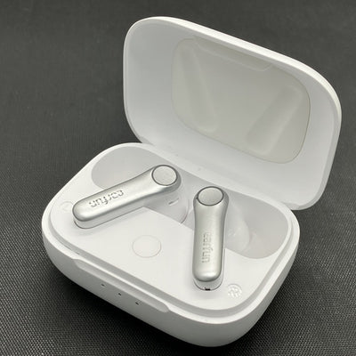 【中古】Air Pro 4 - White【秋葉原】