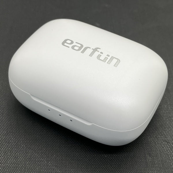 【中古】Air Pro 4 - White【秋葉原】