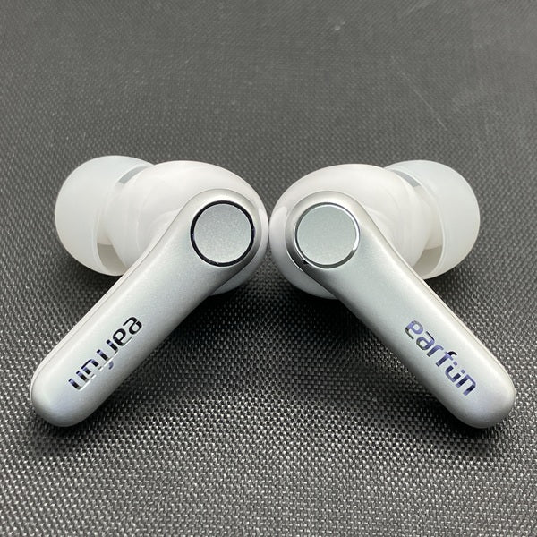 【中古】Air Pro 4 - White【秋葉原】