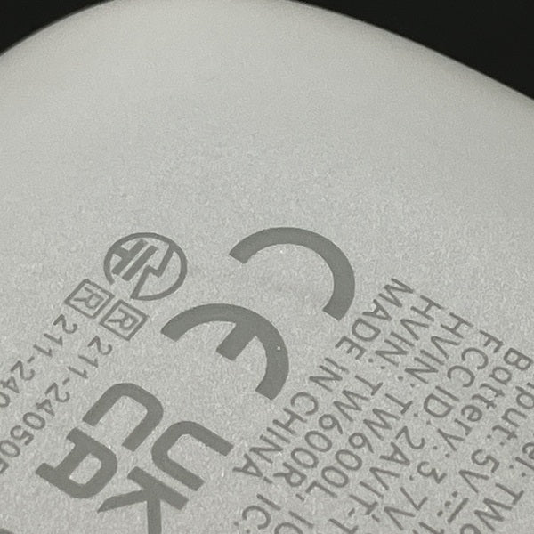 【中古】Air Pro 4 - White【秋葉原】