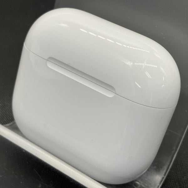 【中古】AirPods 4 MXP93J/A（アクティブノイズキャンセリング搭載）【秋葉原】
