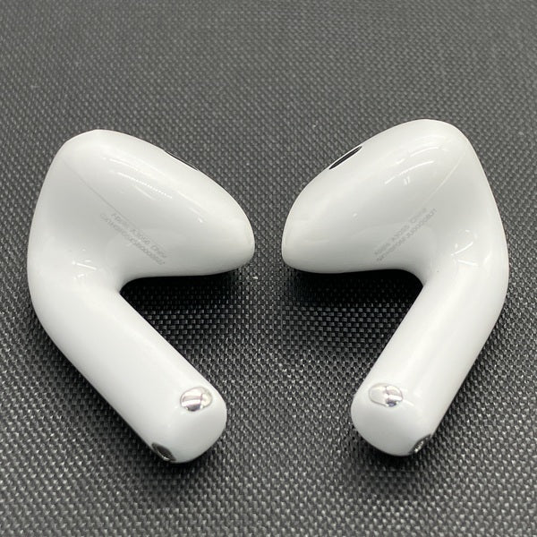 【中古】AirPods 4 MXP93J/A（アクティブノイズキャンセリング搭載）【秋葉原】