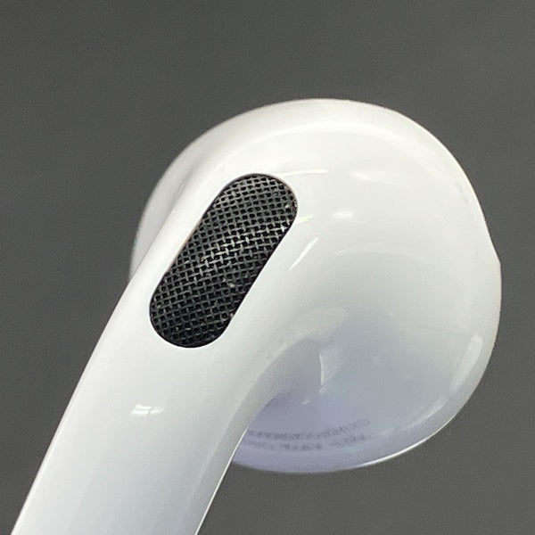 【中古】AirPods 4 MXP93J/A（アクティブノイズキャンセリング搭載）【秋葉原】