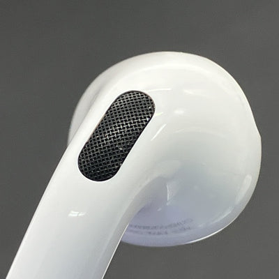 【中古】AirPods 4 MXP93J/A（アクティブノイズキャンセリング搭載）【秋葉原】