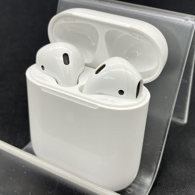 【中古】AirPods with Charging Case MV7N2J/A【日本橋】