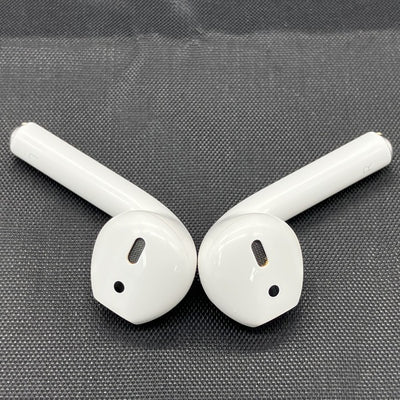 【中古】AirPods with Charging Case MV7N2J/A【日本橋】
