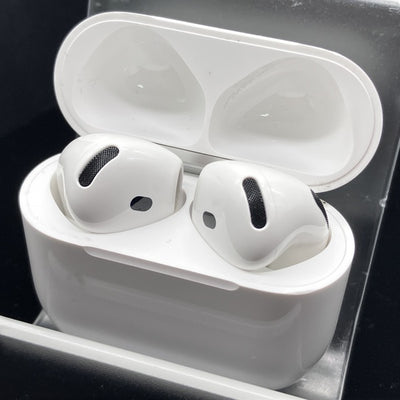 【中古】AirPods 4 MXP93J/A（アクティブノイズキャンセリング搭載）【日本橋】