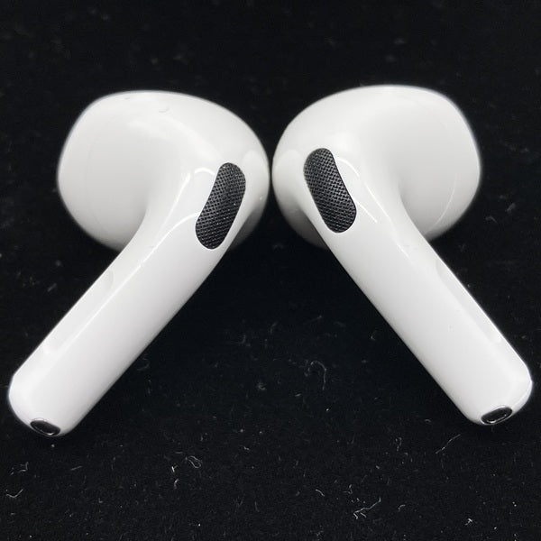 【中古】AirPods 4 MXP93J/A（アクティブノイズキャンセリング搭載）【日本橋】
