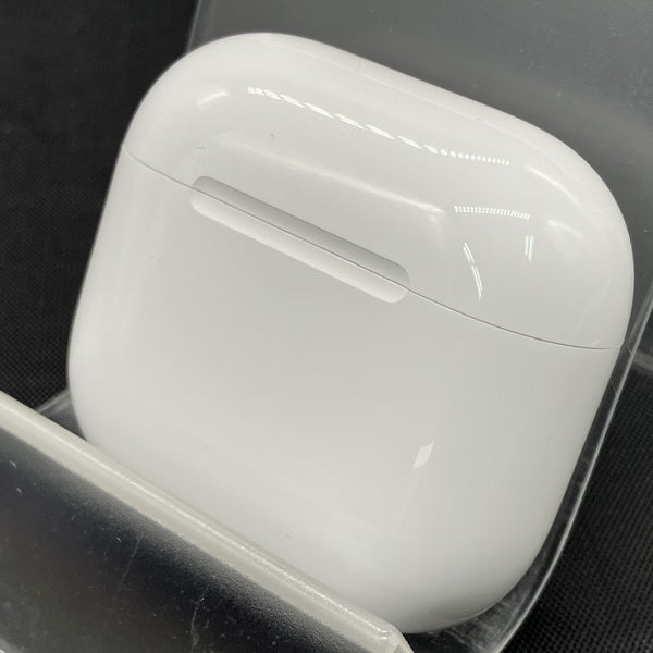 【中古】AirPods 4 MXP63J/A【秋葉原】