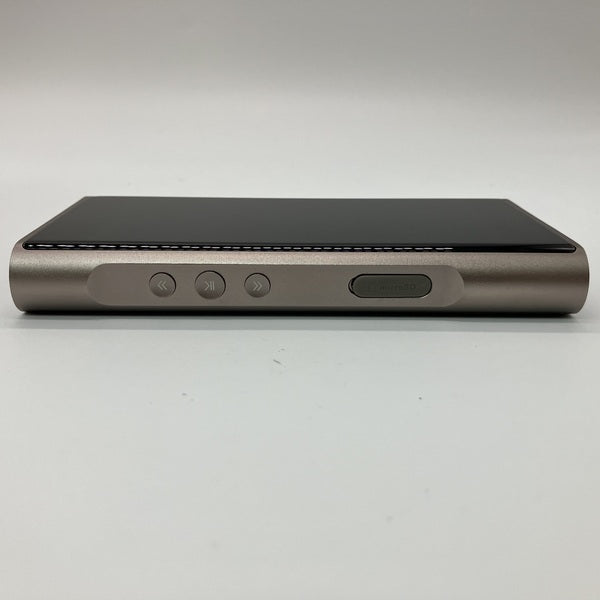 【中古】M6 PRO チタニウム【秋葉原】