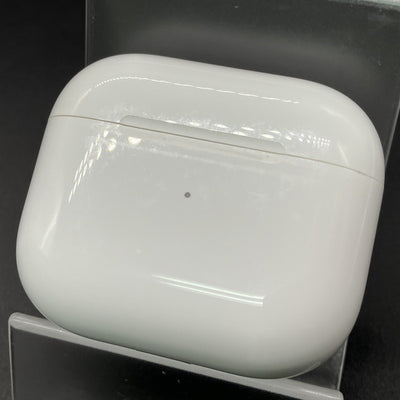 【中古】AirPods 充電ケース (第3世代)【秋葉原】