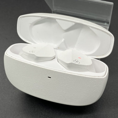 【新品未開封】final ze3000 ホワイト final 【中古】ZE3000 ホワイト 【FI-ZE3DPLTW-WHITE】【秋葉原