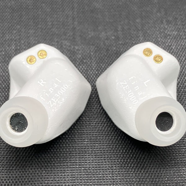 【新品未使用未開封】final ZE3000 ホワイト final 【中古】ZE3000 ホワイト 【FI-ZE3DPLTW-WHITE】【秋葉原