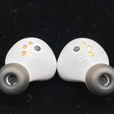 【中古】Arctis GameBuds White 【61682J】【秋葉原】