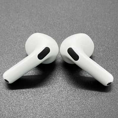 【中古】AirPods 4 MXP63J/A【秋葉原】