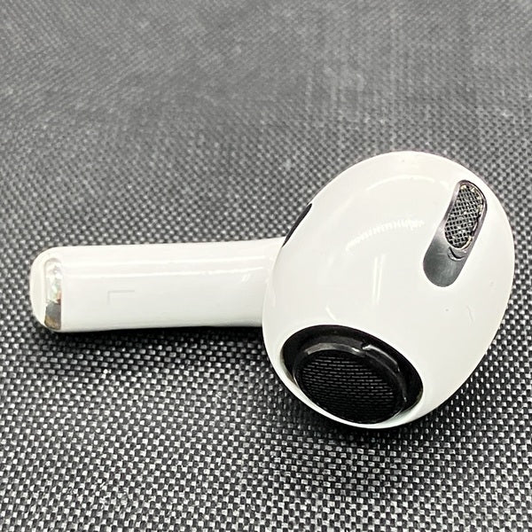 あしゅう Apple AirPods Pro 中古 ホワイト AirPods Pro 第二世代 MagSafe充電ケース付き 中古 ホワイト