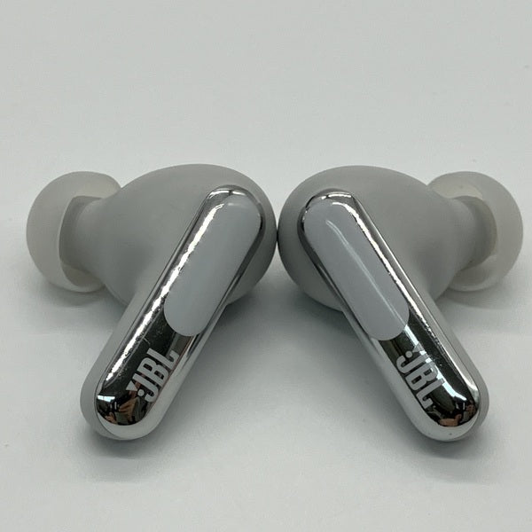 【中古】LIVE BEAM 3 シルバー【JBLLIVEBEAM3SIL】【秋葉原】